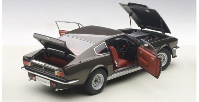 AUTOart-70221-Aston-Martin-V8-Vantage-1985-Cumberland-Grey-1-18-diecast-scale-models-637×328